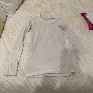 lululemon Swiftly Tech Long Sleeve top